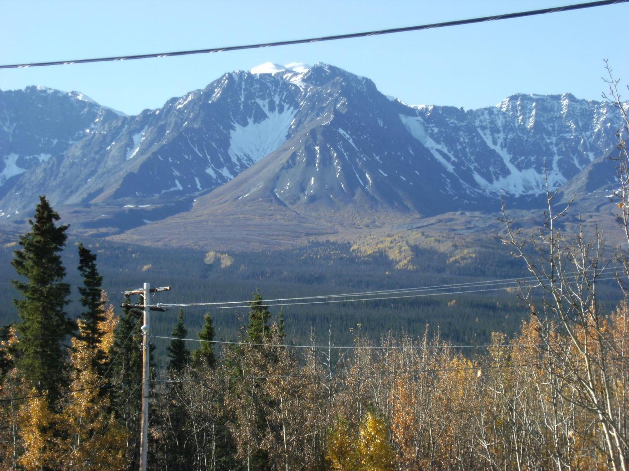 Parkside Inn Haines Junction Buitenkant foto