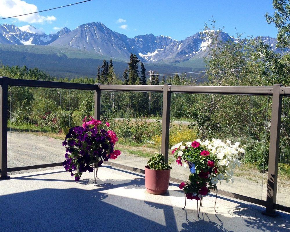 Parkside Inn Haines Junction Buitenkant foto