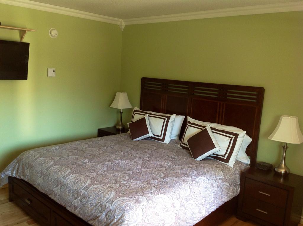 Parkside Inn Haines Junction Buitenkant foto