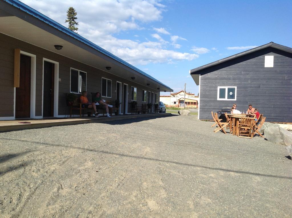 Parkside Inn Haines Junction Buitenkant foto