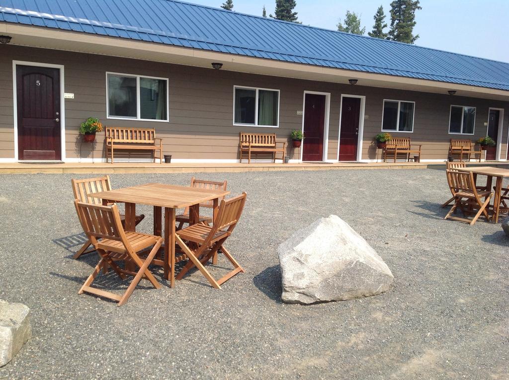 Parkside Inn Haines Junction Buitenkant foto