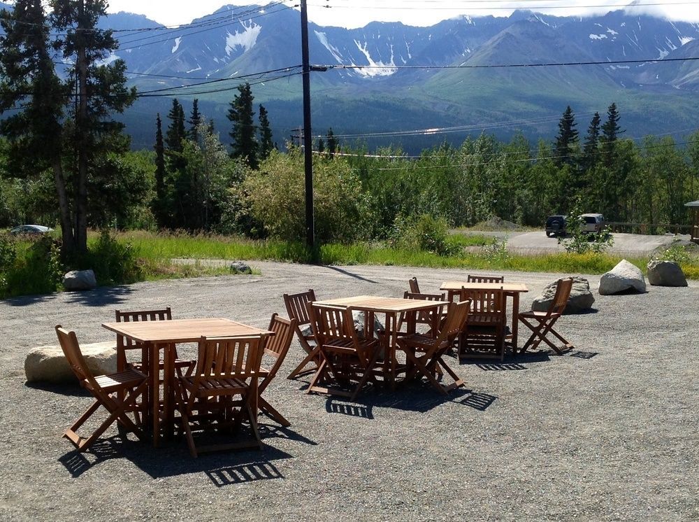 Parkside Inn Haines Junction Buitenkant foto